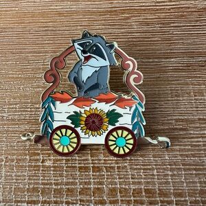 Meeko Blind Box Pin sidekicks train car Disney